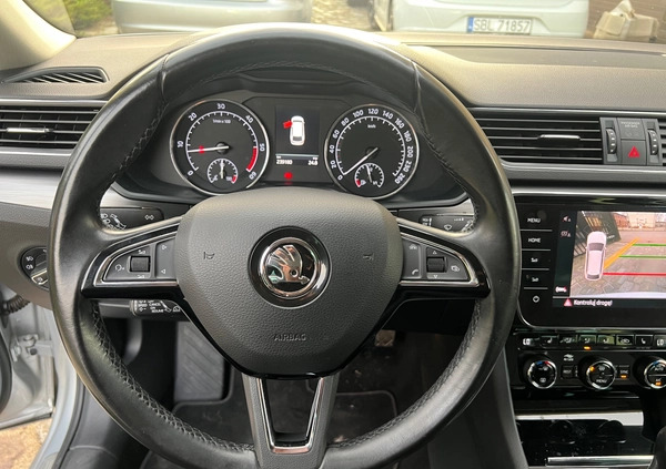 Skoda Superb cena 59900 przebieg: 239000, rok produkcji 2018 z Mieroszów małe 781
